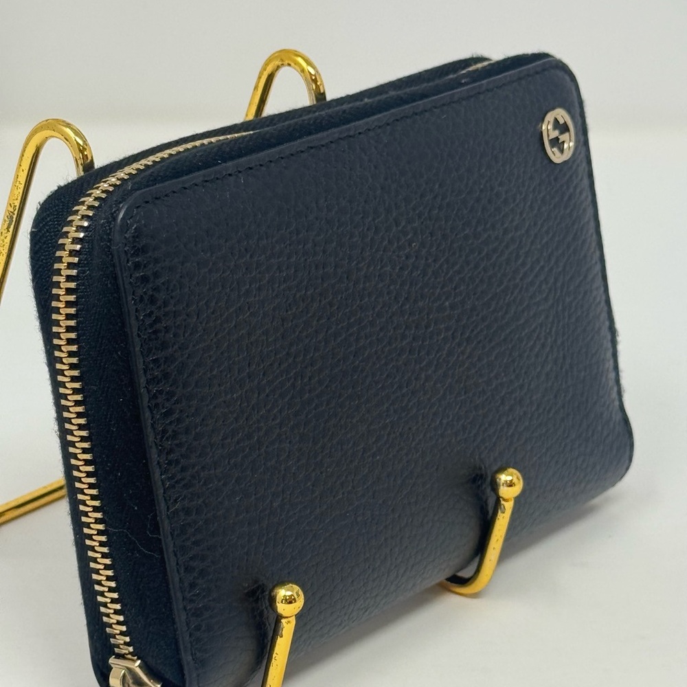 💯Authentic GUCCI black leather zip around wallet - Picture 3 of 7